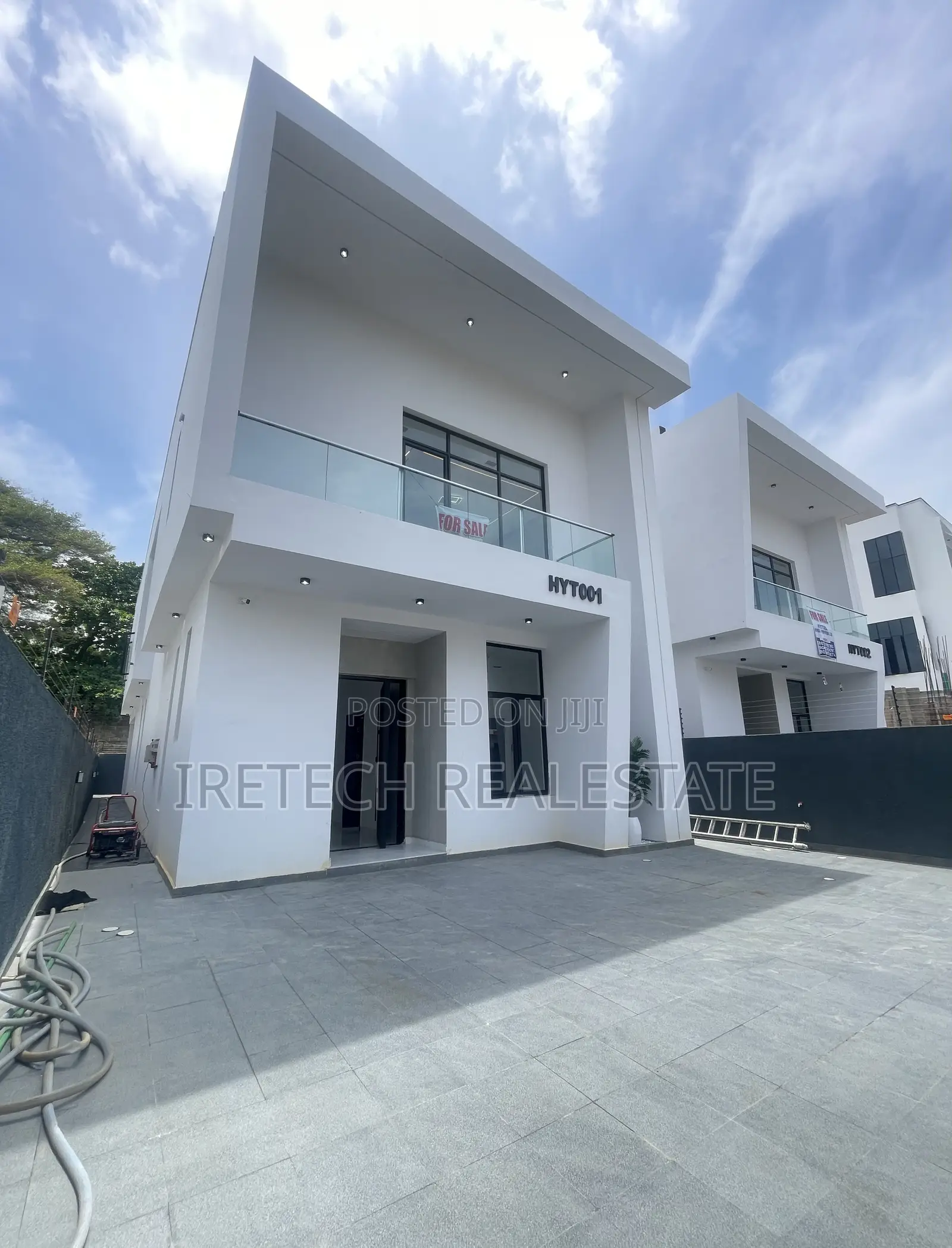 5bdrm Duplex in Chevron Call To for sale in Chevron