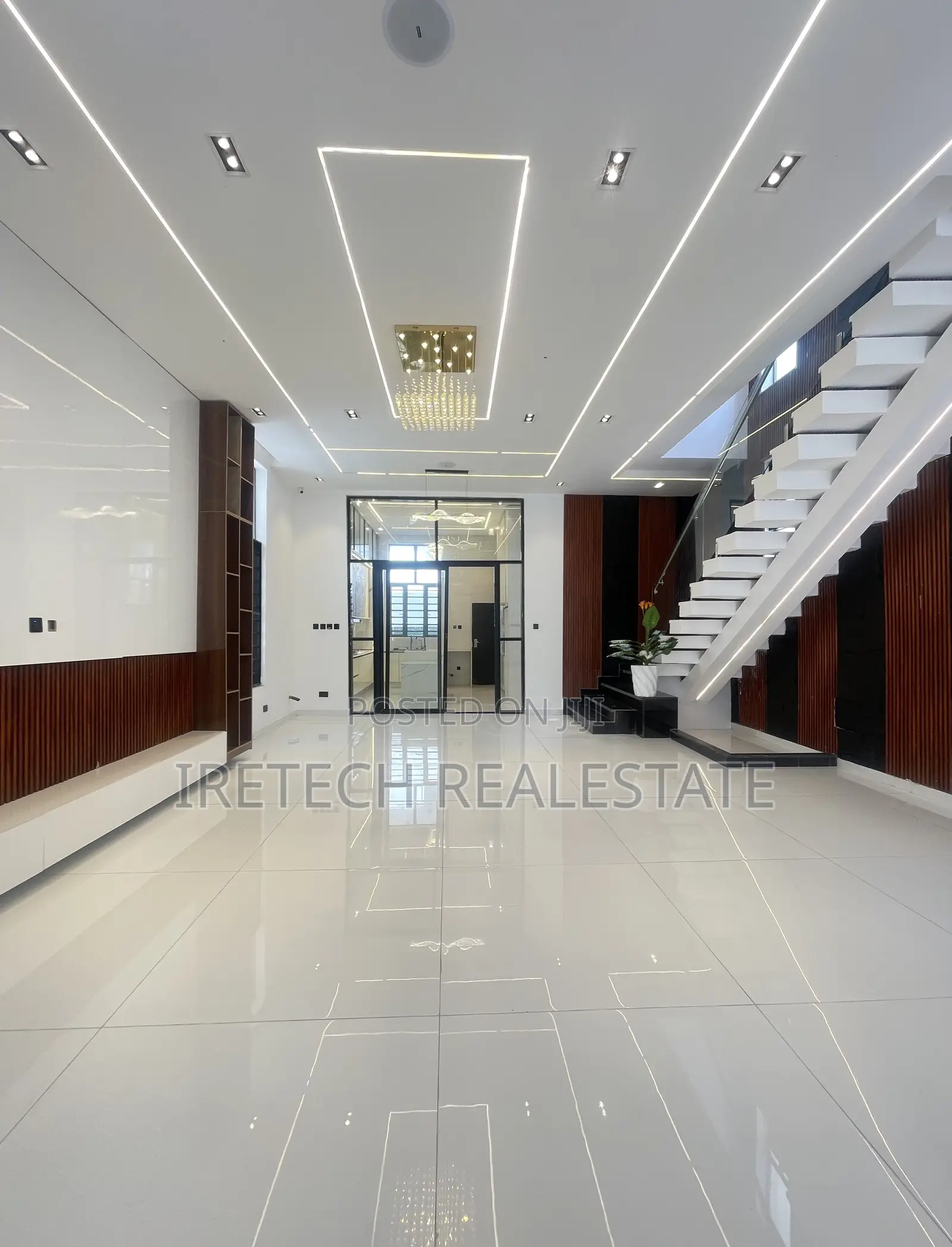 5bdrm Duplex in Chevron Call To for sale in Chevron