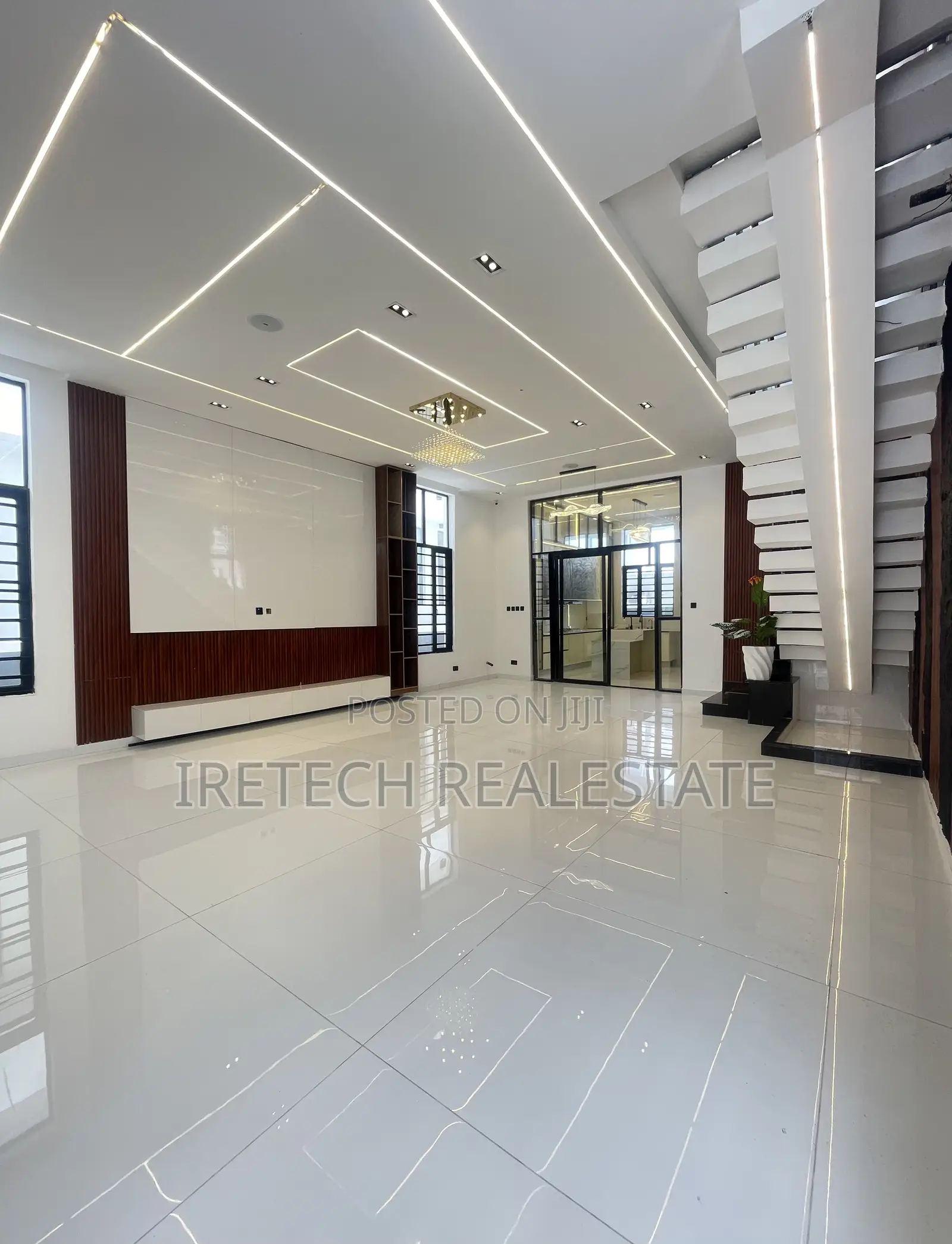 5bdrm Duplex in Chevron Call To for sale in Chevron