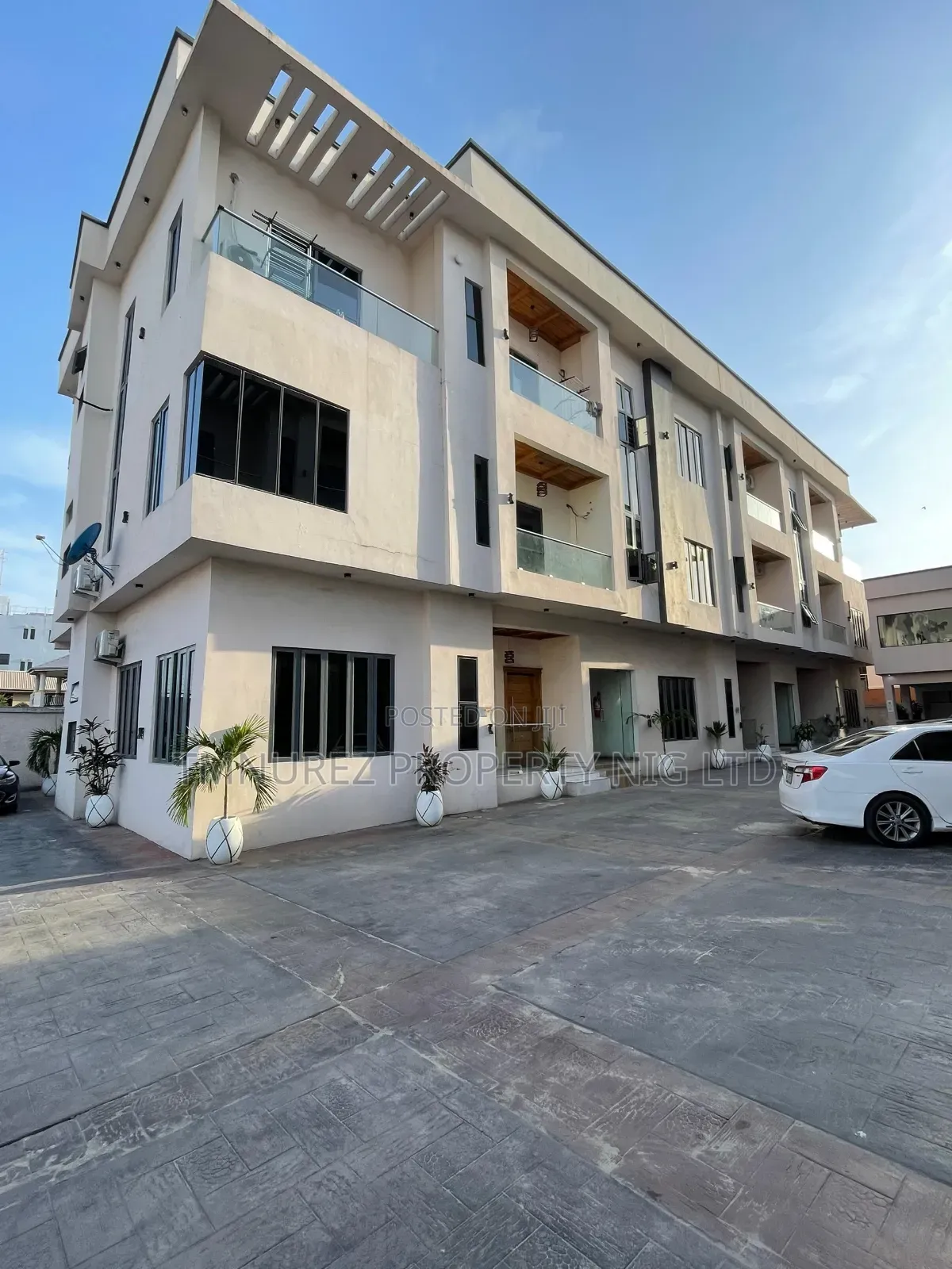 Furnished 4bdrm Duplex in Idado for rent in Idado