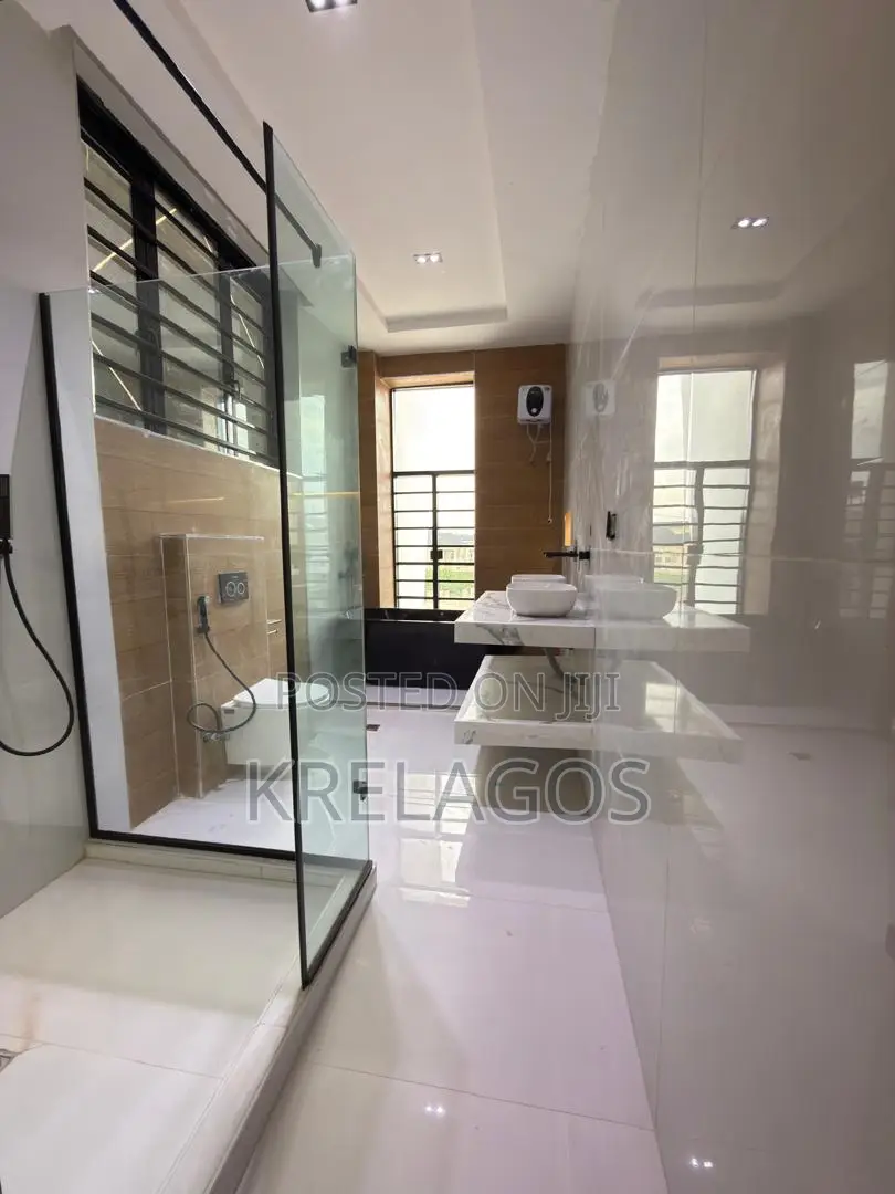 4bdrm Duplex in Ikota for sale in Ikota