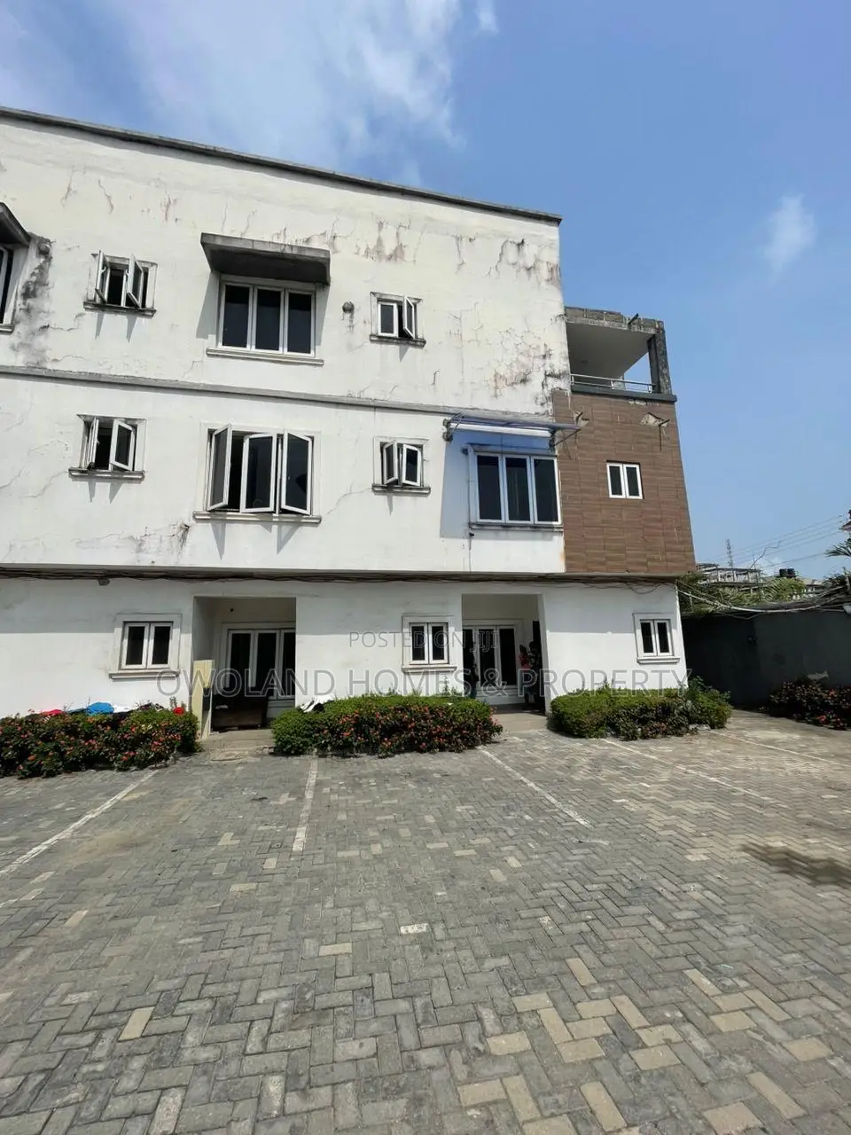 3bdrm Duplex in Chevron for rent in Chevron