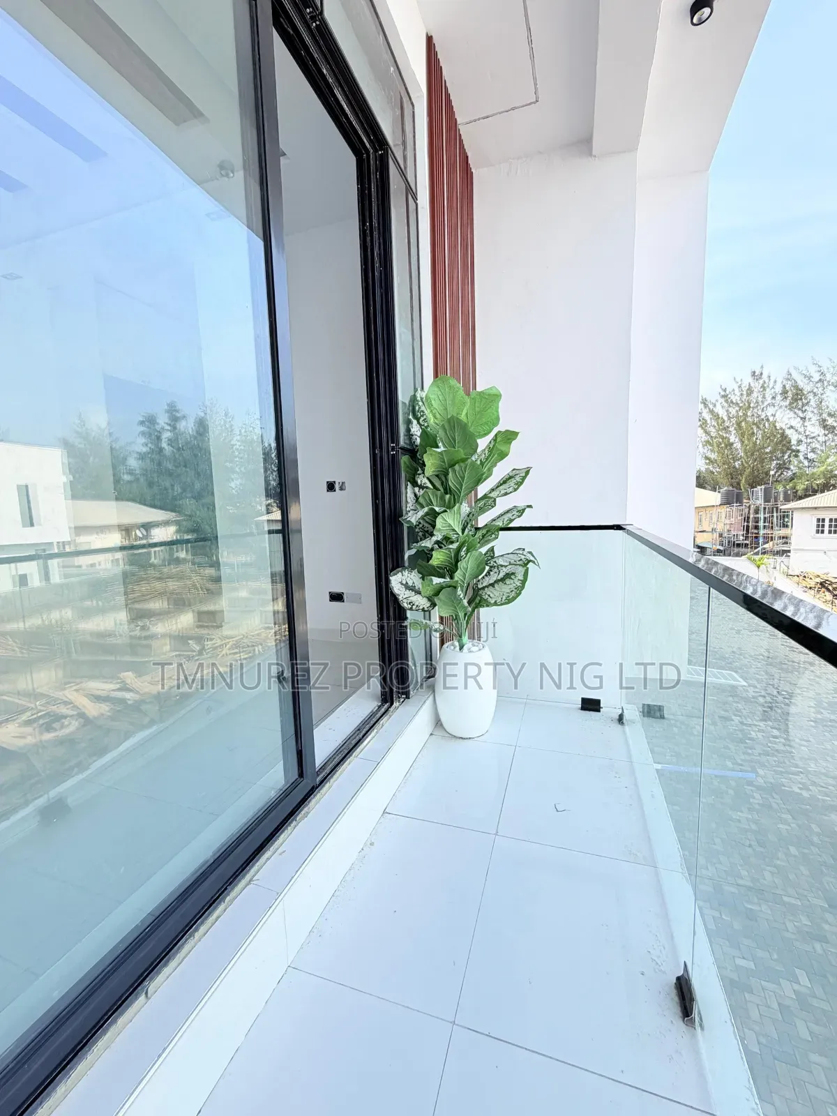 3bdrm Duplex in Ikota for sale in Ikota