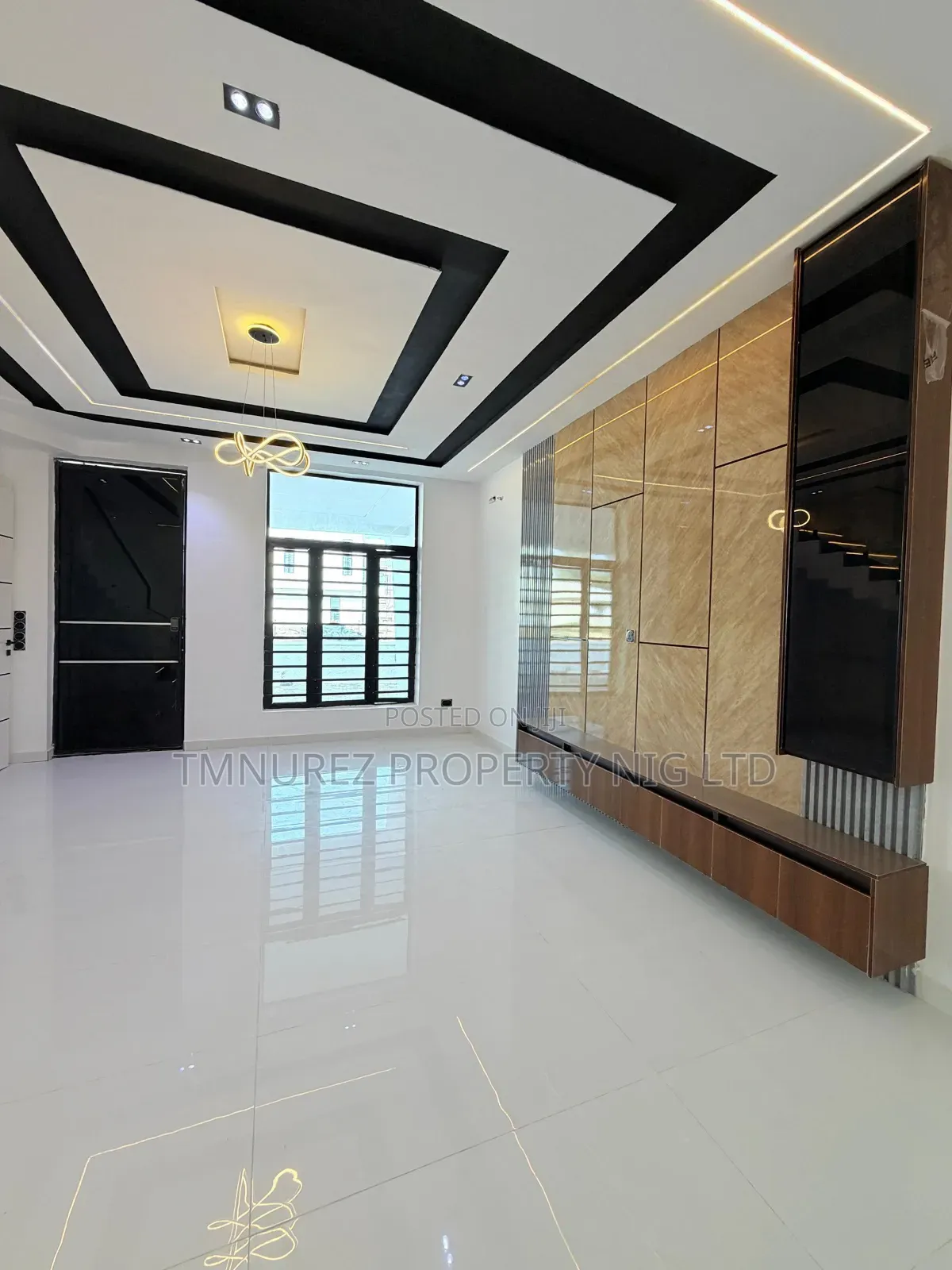 3bdrm Duplex in Ikota for sale in Ikota