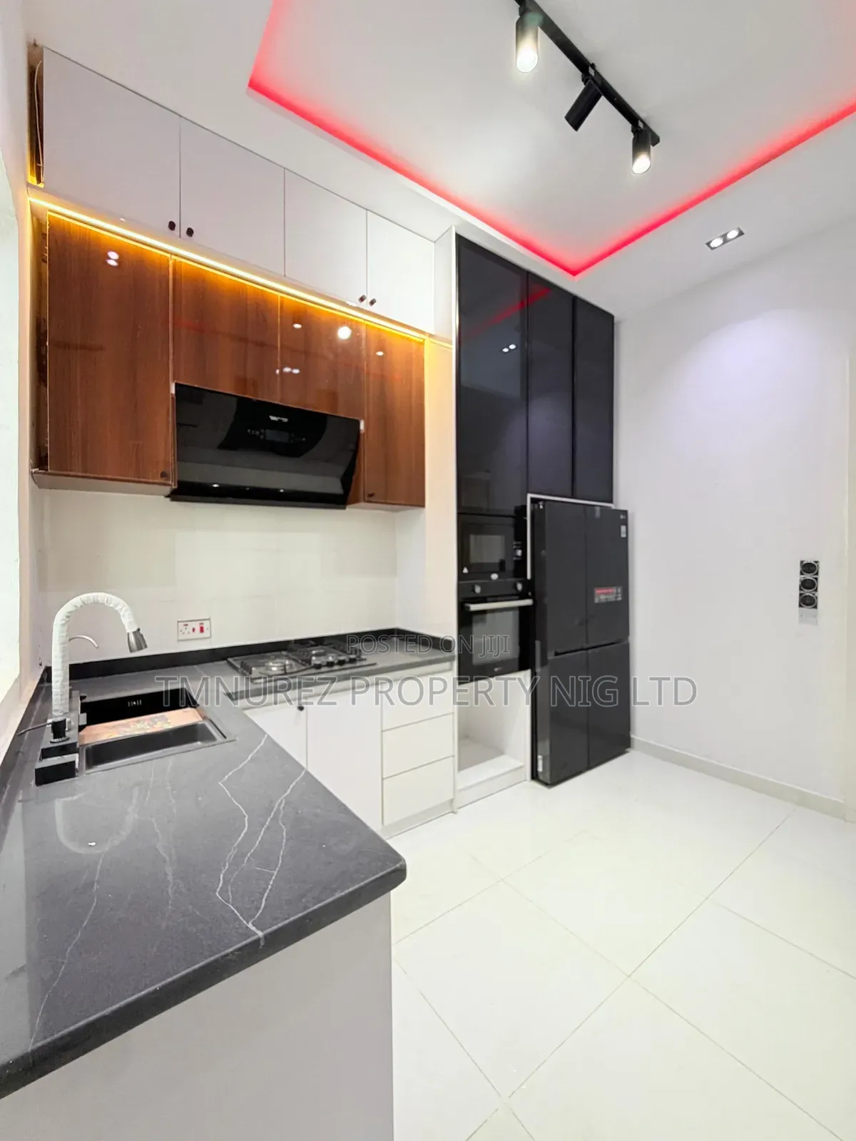 3bdrm Duplex in Ikota for sale in Ikota