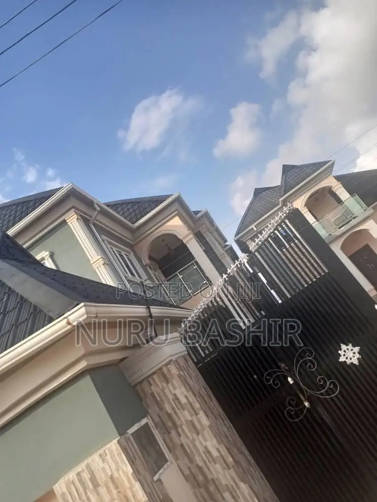 4bdrm Duplex in Akoto Estate, Akala Express for sale in Akala Express