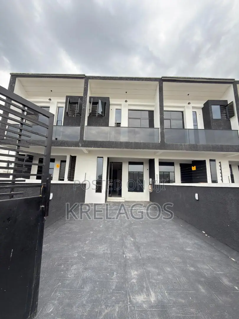 4bdrm Duplex in Ikota for rent in Ikota