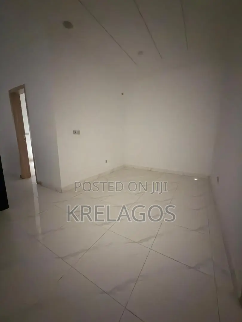 4bdrm Duplex in Ikota for rent in Ikota