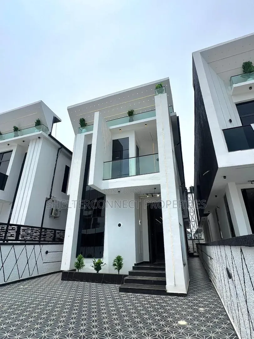 5bdrm Duplex in Chevron for sale in Chevron