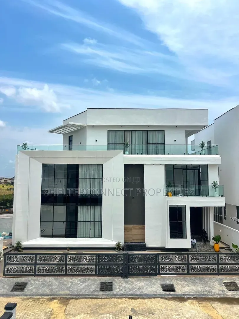 5bdrm Duplex in Chevron for sale in Chevron