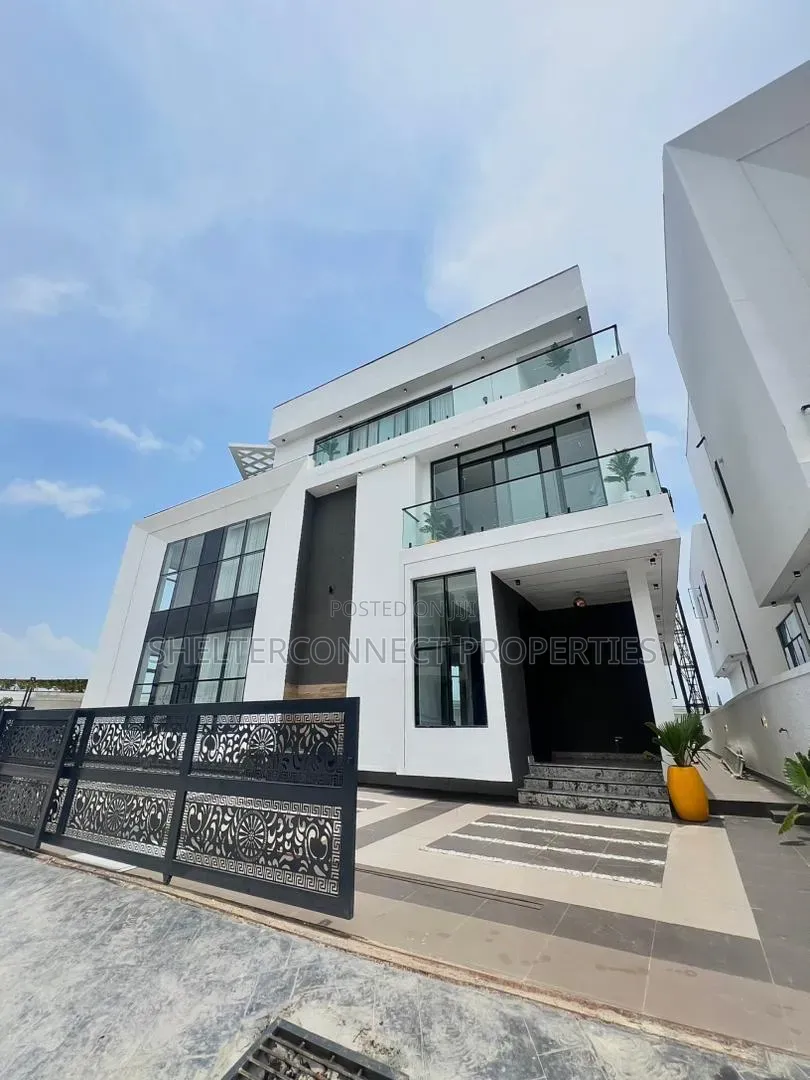 5bdrm Duplex in Chevron for sale in Chevron