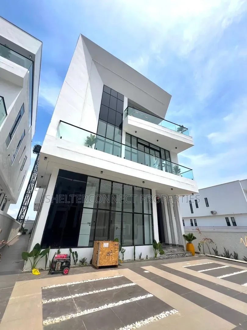 6bdrm Duplex in Chevron for sale in Chevron