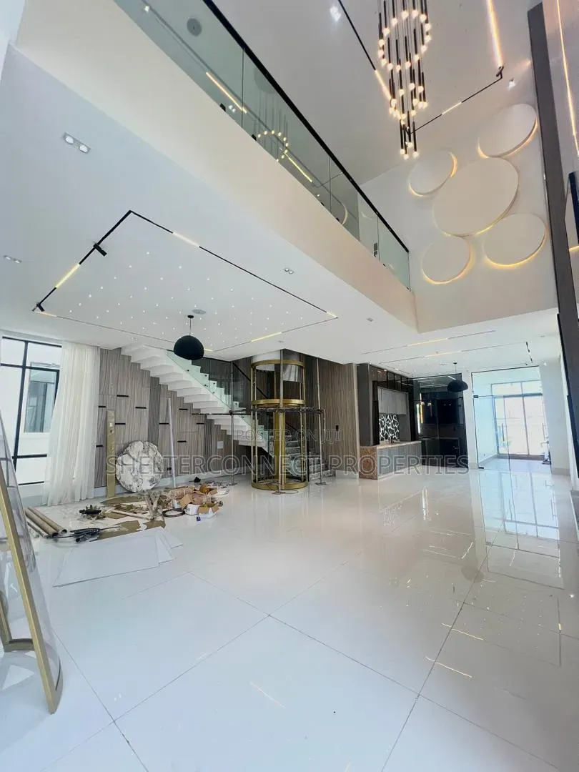 6bdrm Duplex in Chevron for sale in Chevron