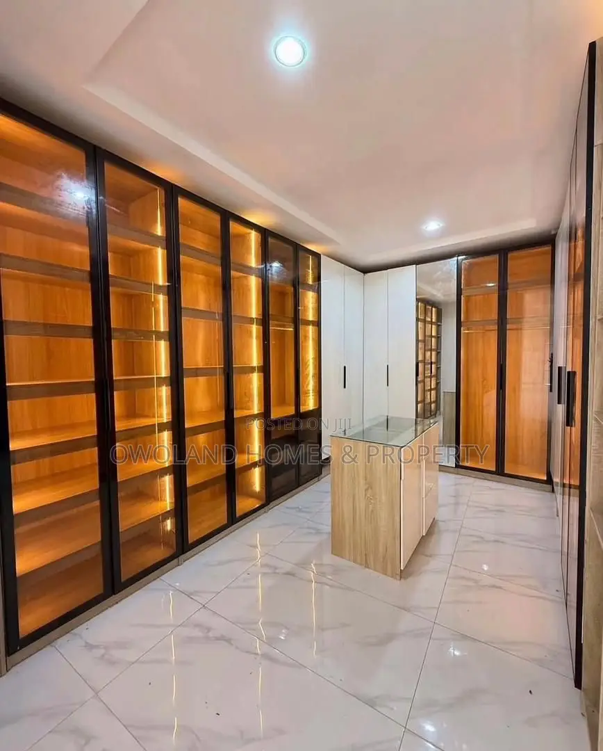 5bdrm Duplex in Ologolo for rent in Ologolo