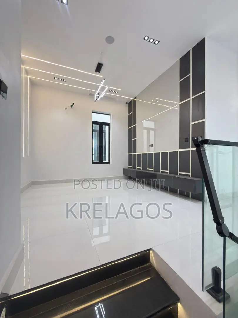 5bdrm Duplex in Ajah for sale in Ado / Ajah