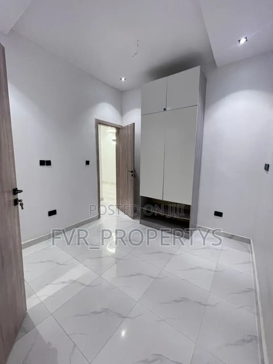 1bdrm Shared Apartment in Ikota, Lagos Island / Lagos Island for rent in Lagos Island / Lagos Island