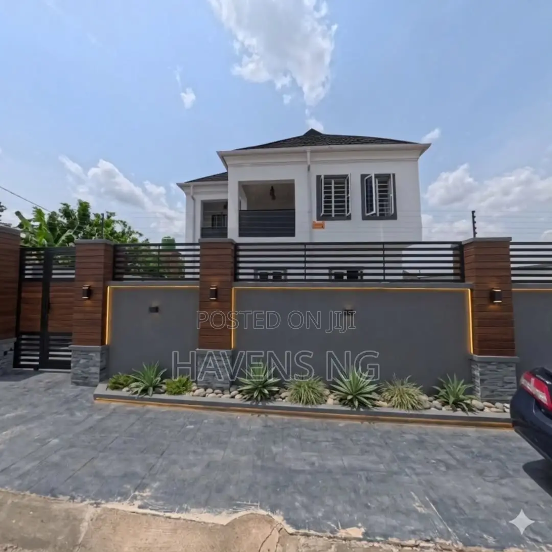 5bdrm Duplex in Jericho for sale in Jericho