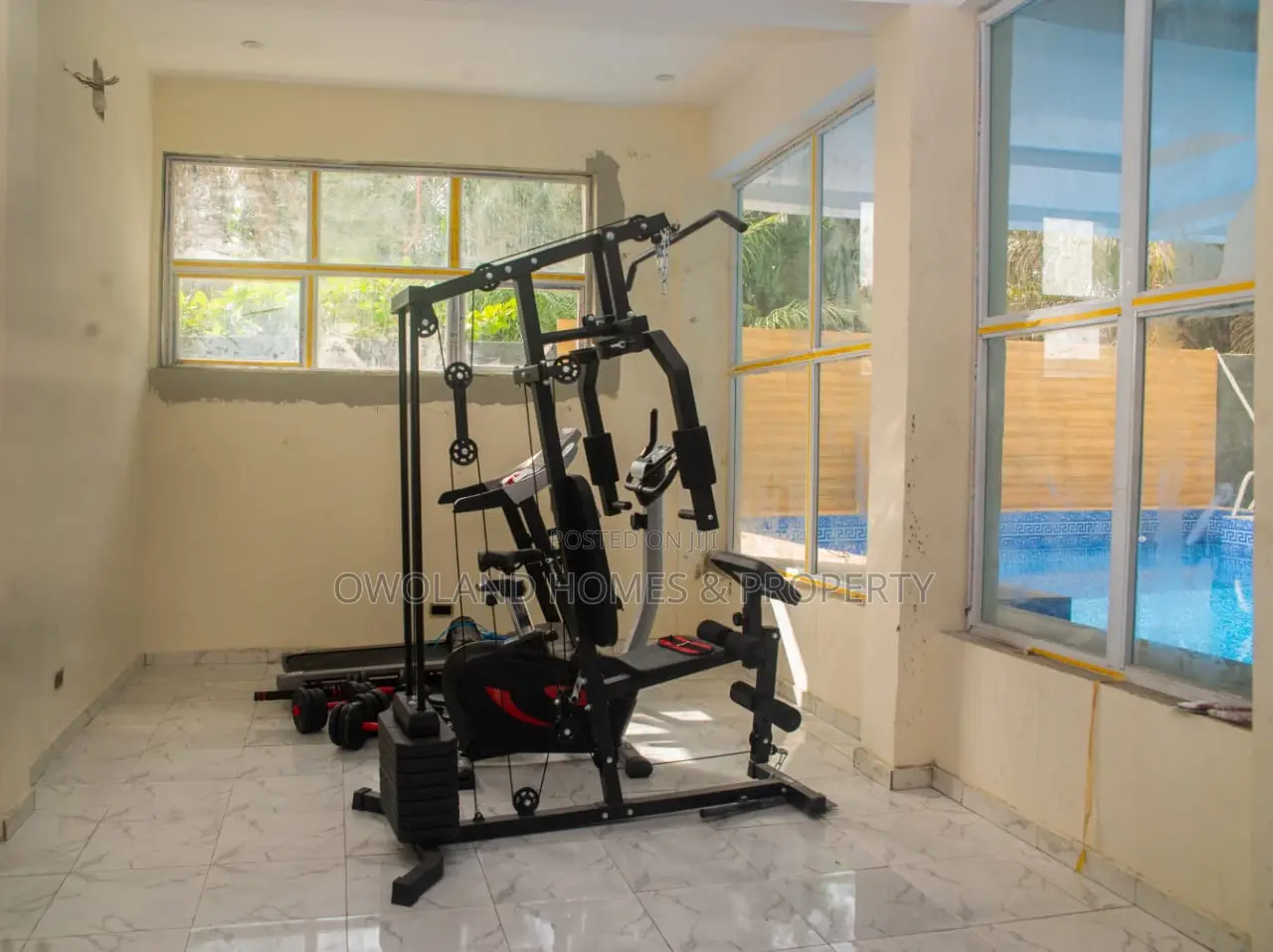 1bdrm Block of Flats in Chevron for rent in Chevron