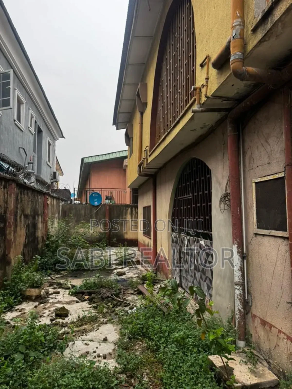Furnished 2bdrm Block of Flats in Akowonjo for sale in Akowonjo
