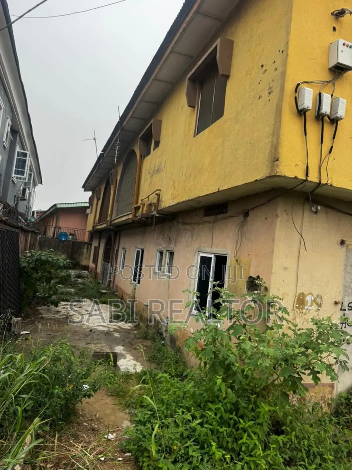 Furnished 2bdrm Block of Flats in Akowonjo for sale in Akowonjo
