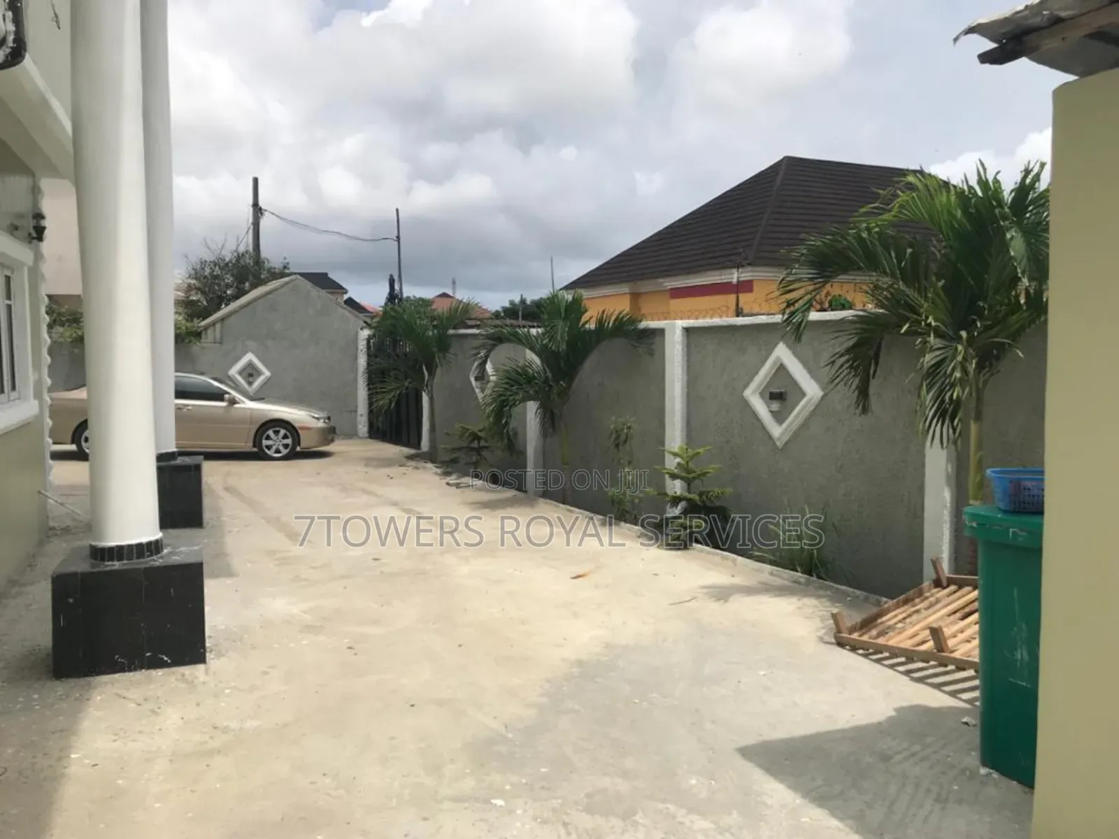 4bdrm Duplex in Awoyaya for sale in Awoyaya