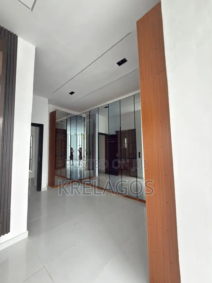 5bdrm Duplex in Ado / Ajah for sale in Ado / Ajah