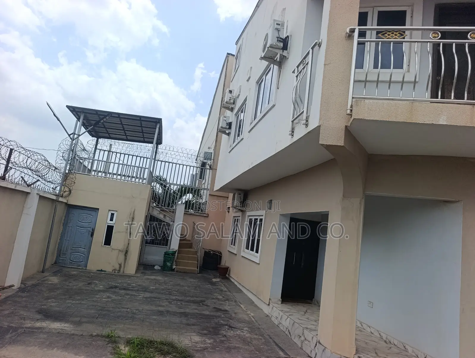 5bdrm Duplex in Oluyole Estate for sale in Oluyole Estate