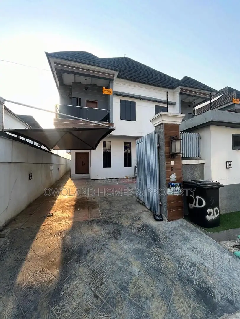4bdrm Duplex in Chevron for rent in Chevron