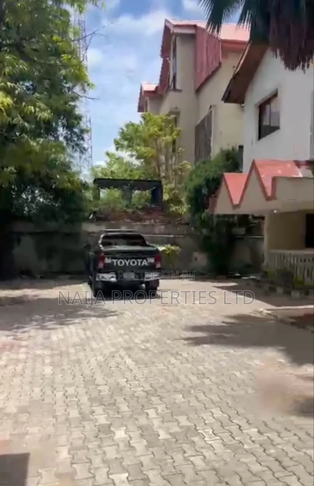 7 Bedroom Duplex in Victoria Island for Office Use in Ligali Ayorinde