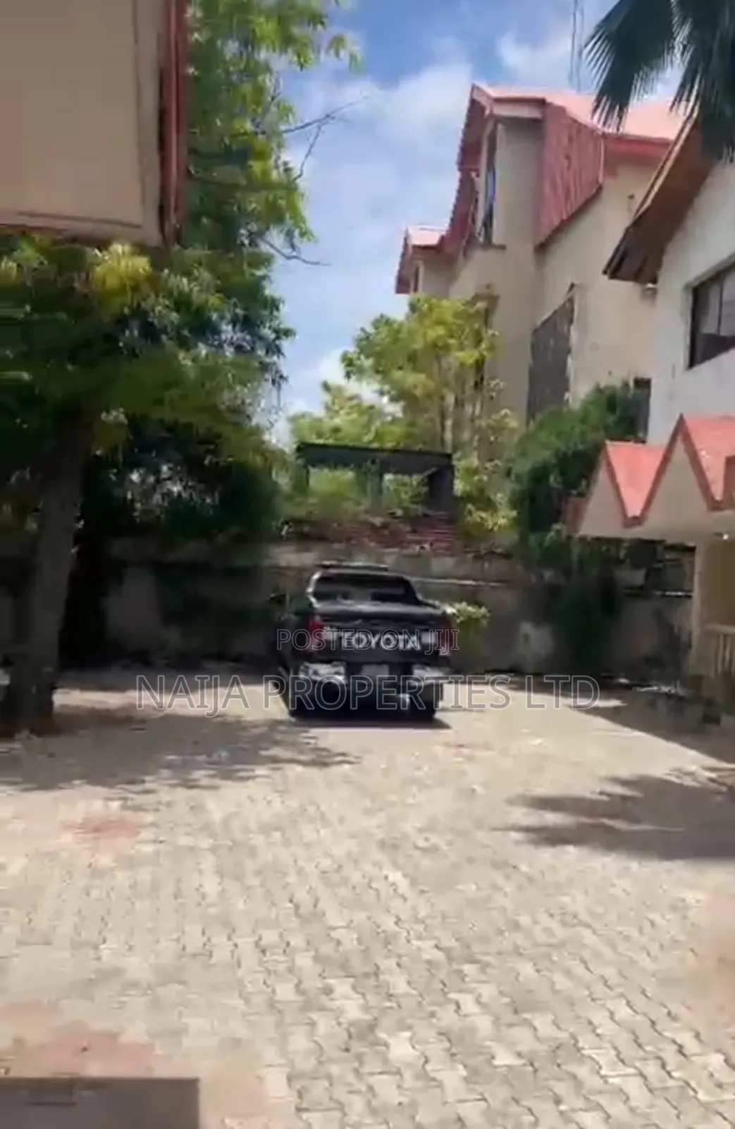 7 Bedroom Duplex in Victoria Island for Office Use in Ligali Ayorinde