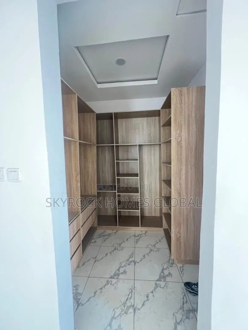 4bdrm Duplex in Ologolo for rent in Ologolo