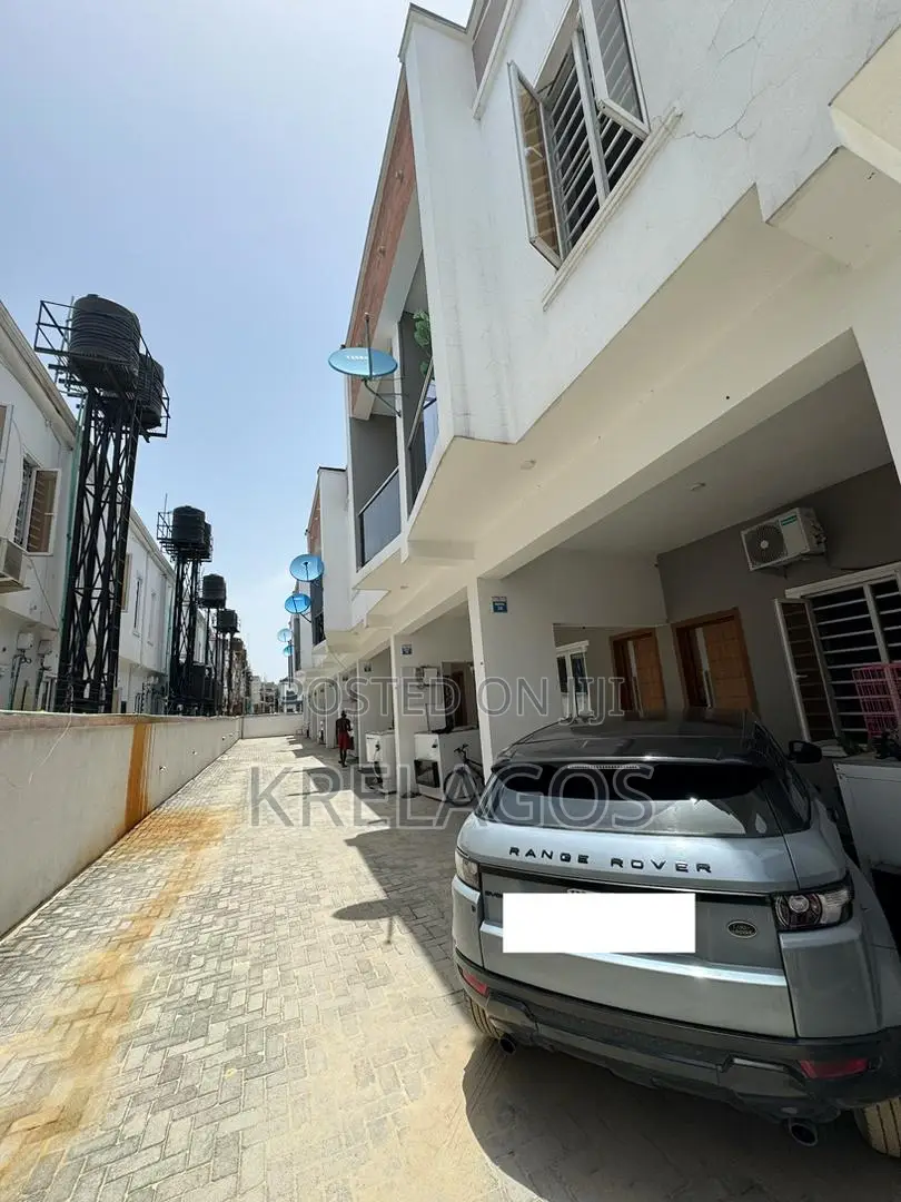 3bdrm Duplex in Ikota for sale in Ikota