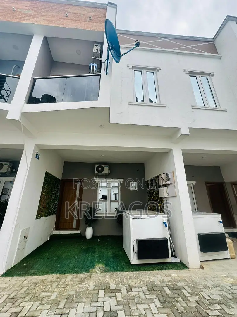 3bdrm Duplex in Ikota for sale in Ikota
