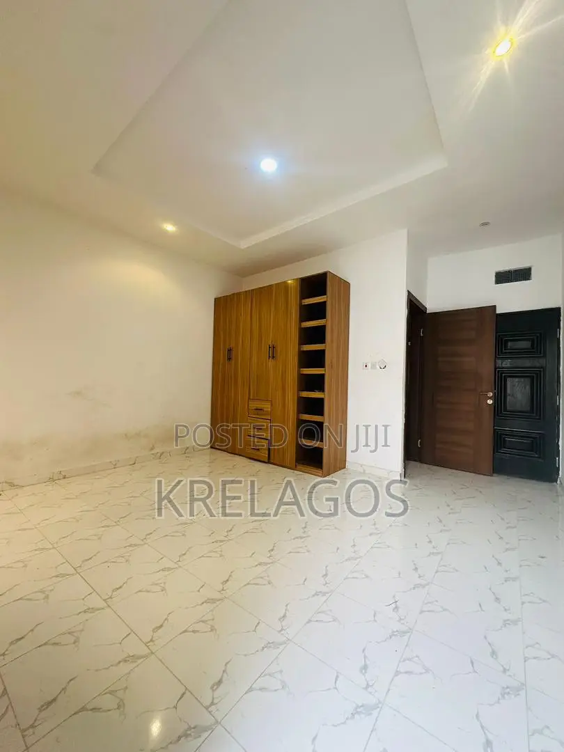 3bdrm Duplex in Ikota for sale in Ikota