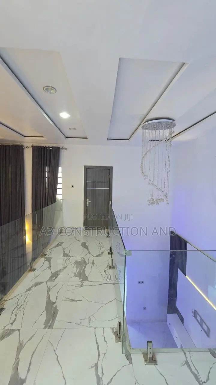 3bdrm Duplex in Onikokoro, Ojurin for rent in Akobo
