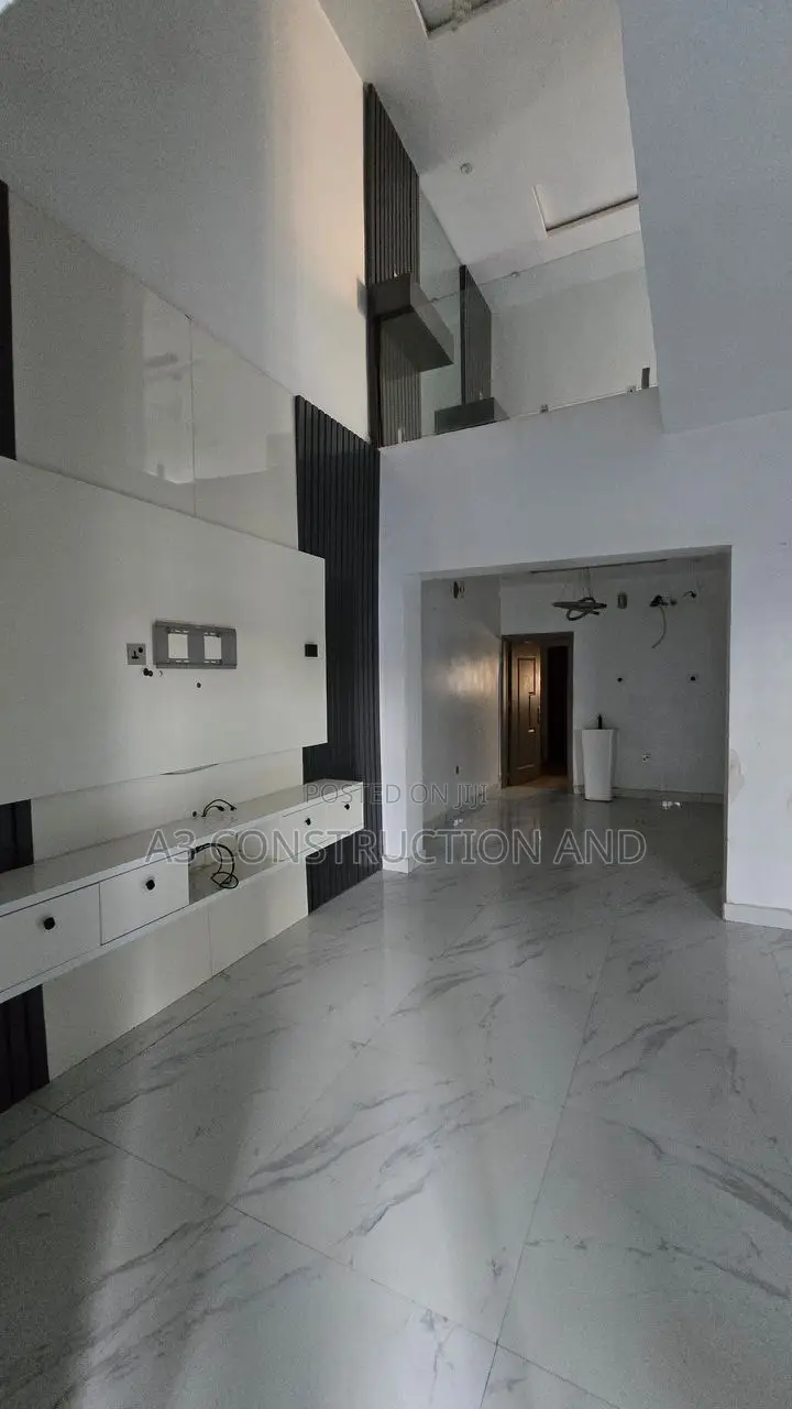 3bdrm Duplex in Onikokoro, Ojurin for rent in Akobo