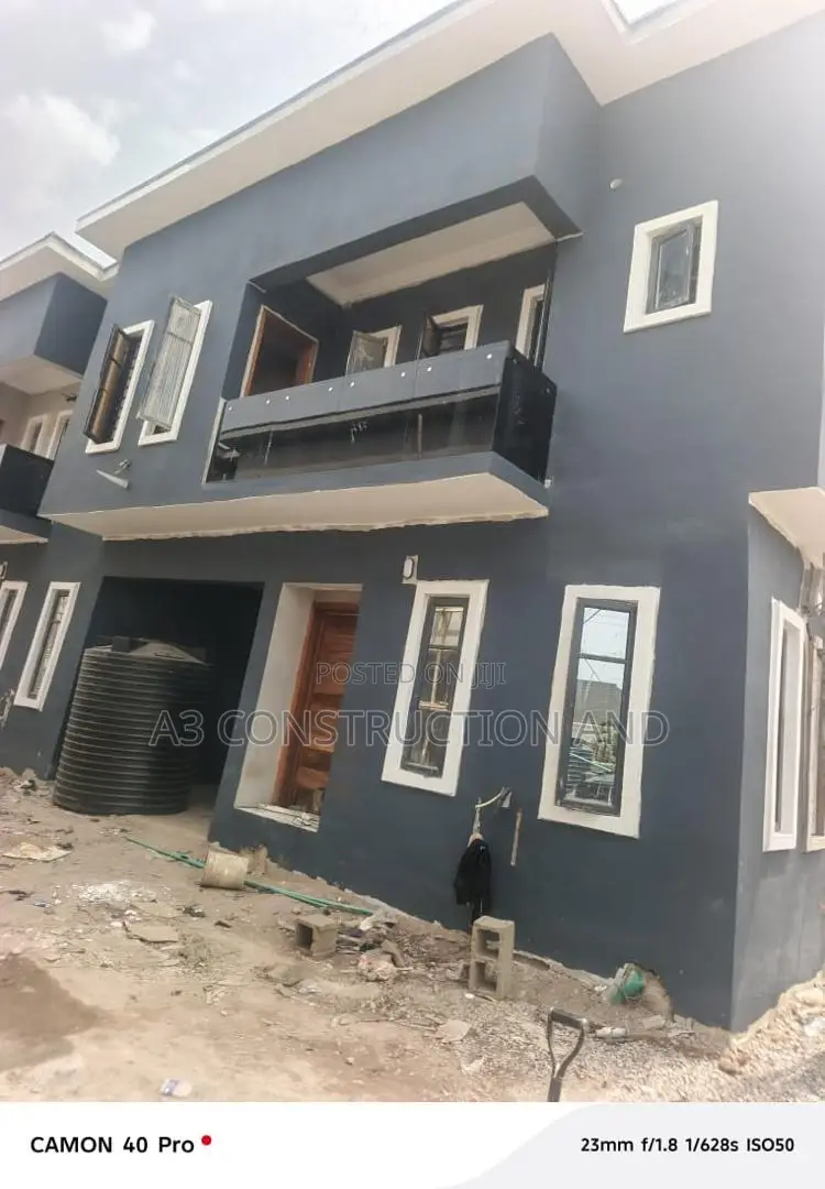4bdrm Duplex in Okebadan Estate for rent in Akobo