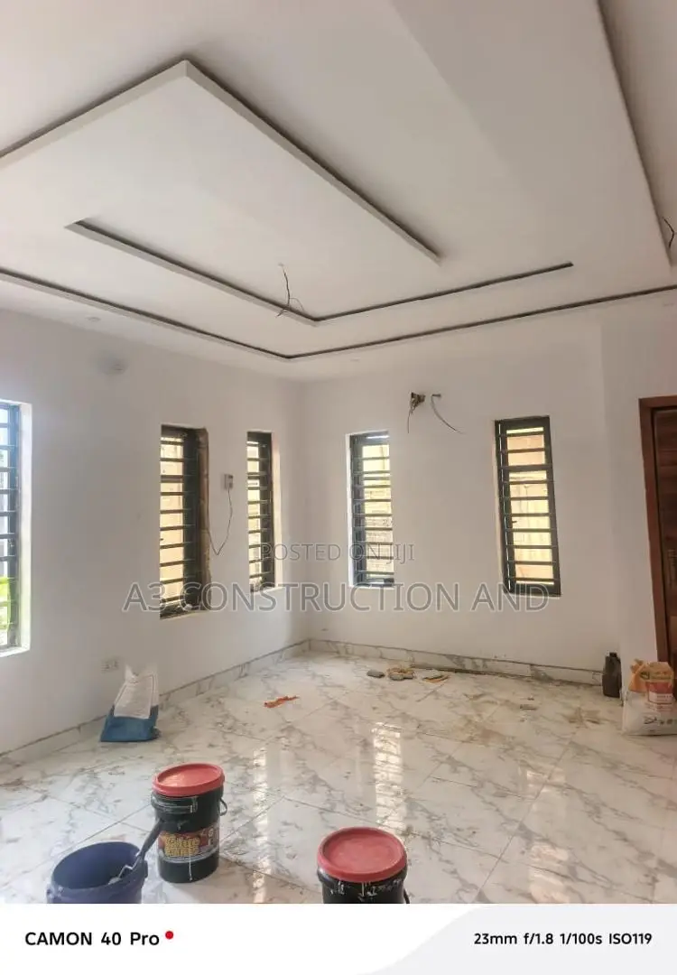 4bdrm Duplex in Okebadan Estate for rent in Akobo