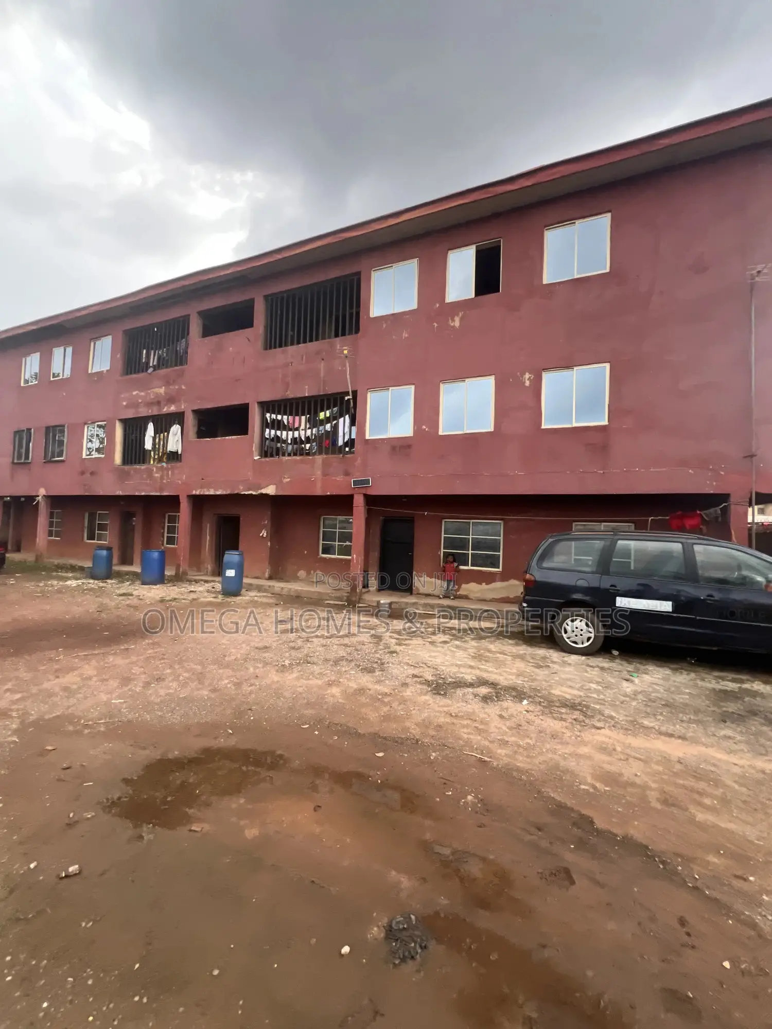 3bdrm Block of Flats in Isi Eke Estate, Umuahia for sale in Umuahia