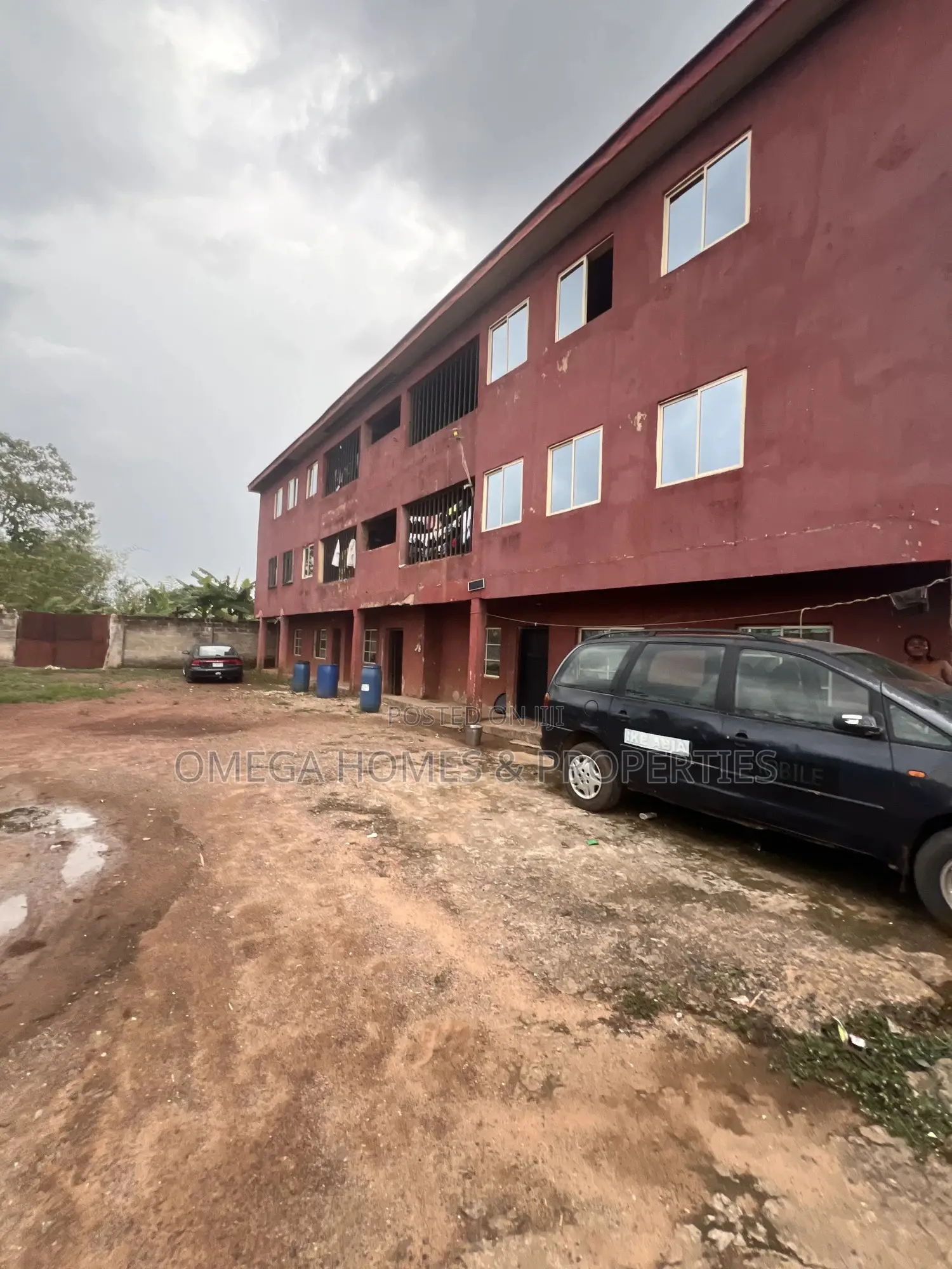 3bdrm Block of Flats in Isi Eke Estate, Umuahia for sale in Umuahia