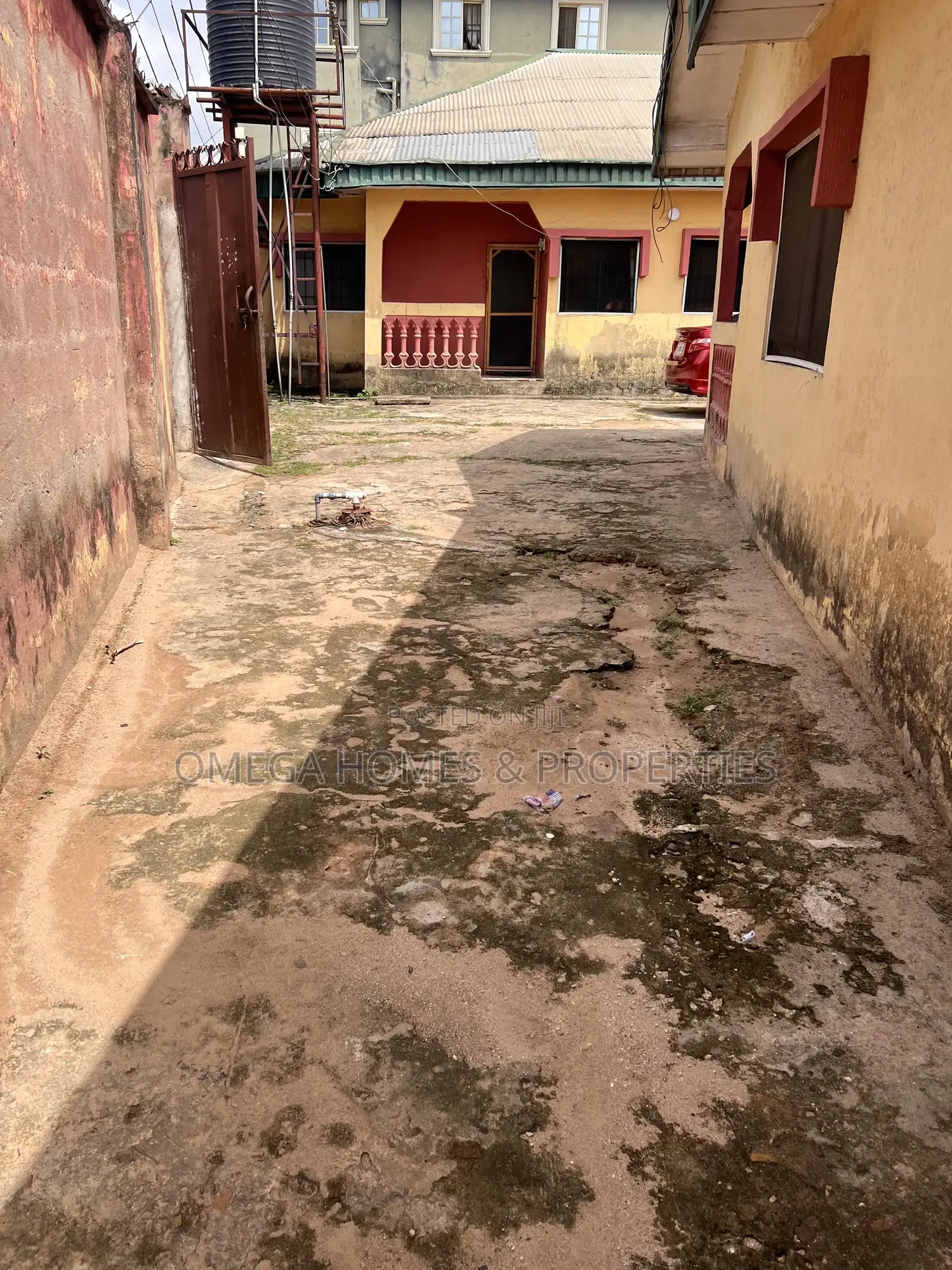 2bdrm Block of Flats in Agbama Housing, Umuahia for sale in Umuahia