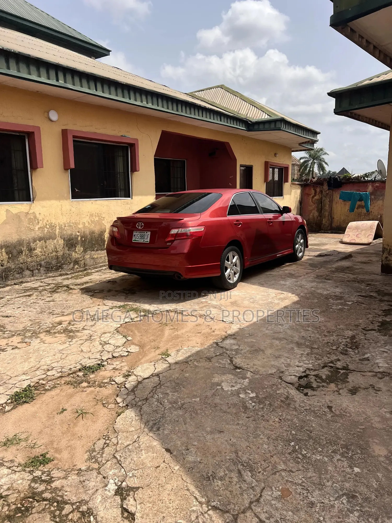 2bdrm Block of Flats in Agbama Housing, Umuahia for sale in Umuahia