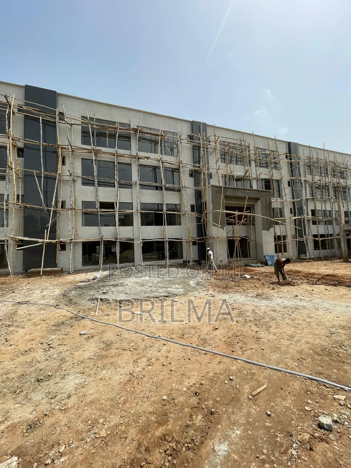 Space For Shop And Office Space For Sale in Zone 5 / Wuse