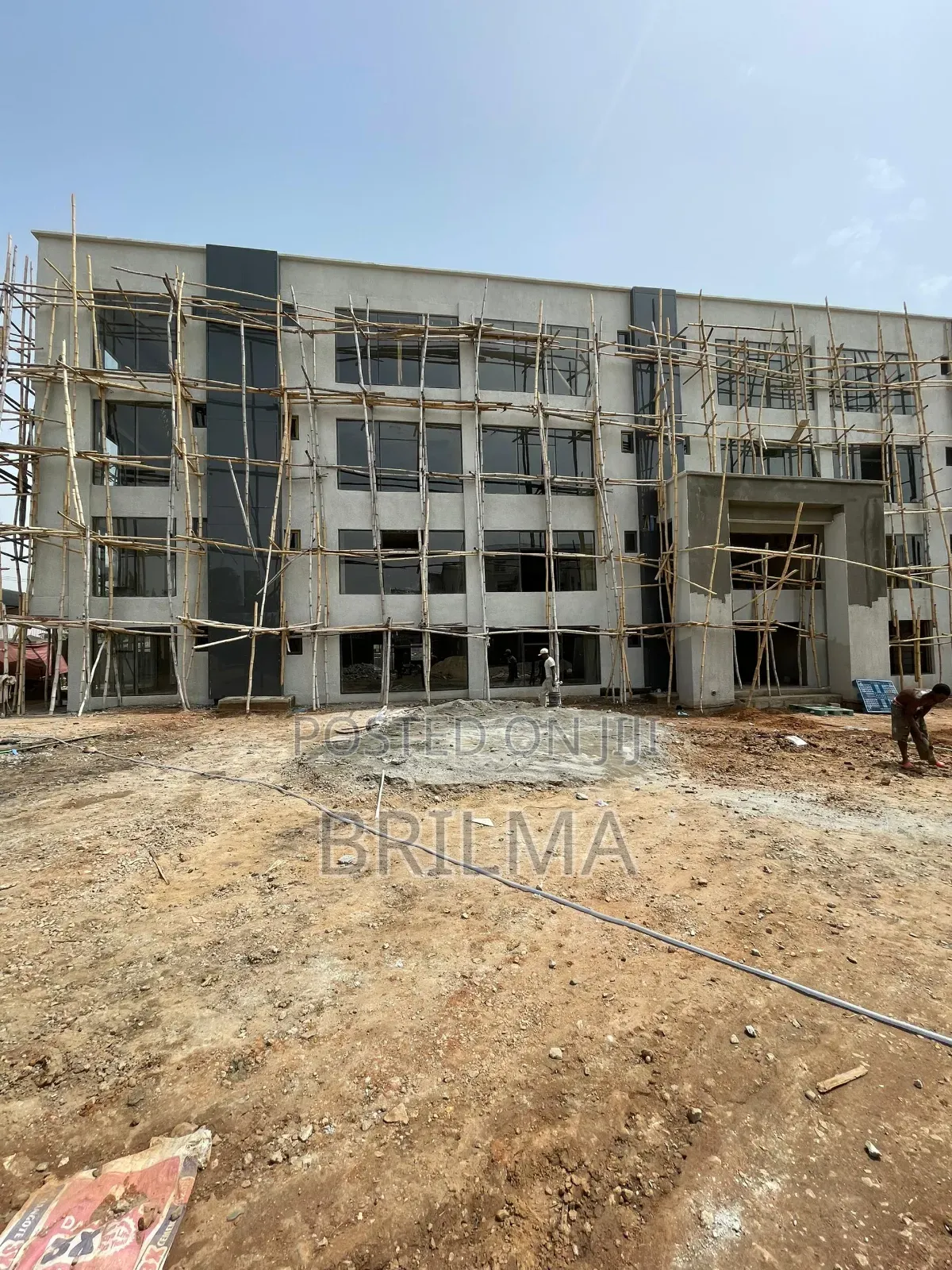 Space For Shop And Office Space For Sale in Zone 5 / Wuse