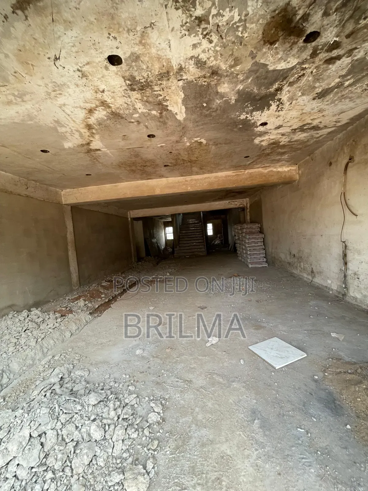 Space For Shop And Office Space For Sale in Zone 5 / Wuse