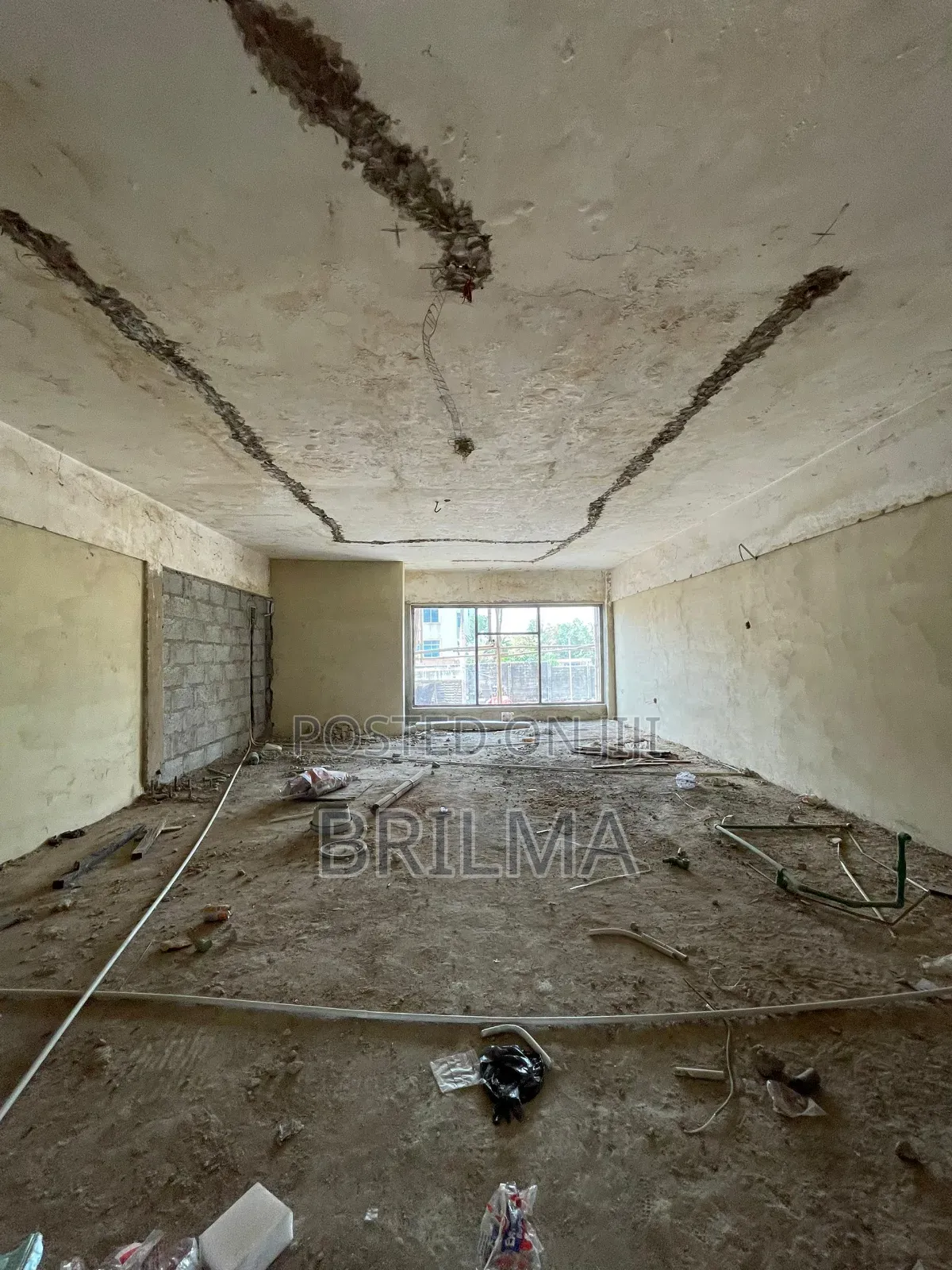 Space For Shop And Office Space For Sale in Zone 5 / Wuse