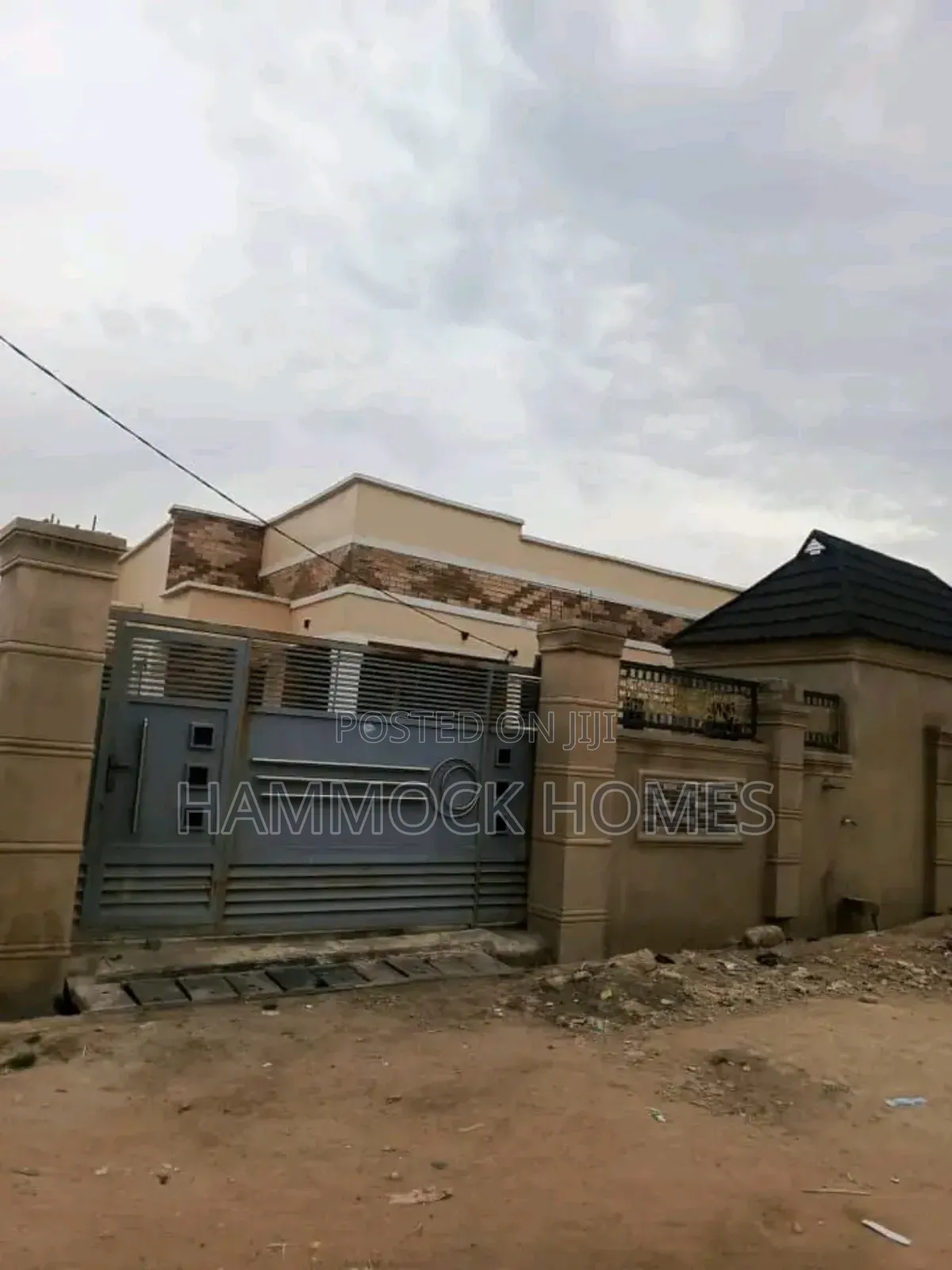 3bdrm Bungalow in Olóde Estate, Alakia for sale in Alakia