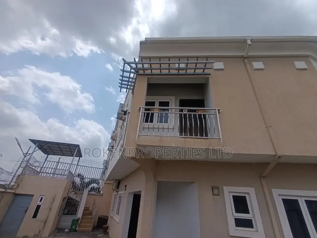5bdrm Duplex in Custom Gate, Oluyole Estate for sale in Oluyole Estate
