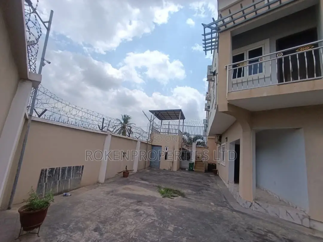 5bdrm Duplex in Custom Gate, Oluyole Estate for sale in Oluyole Estate