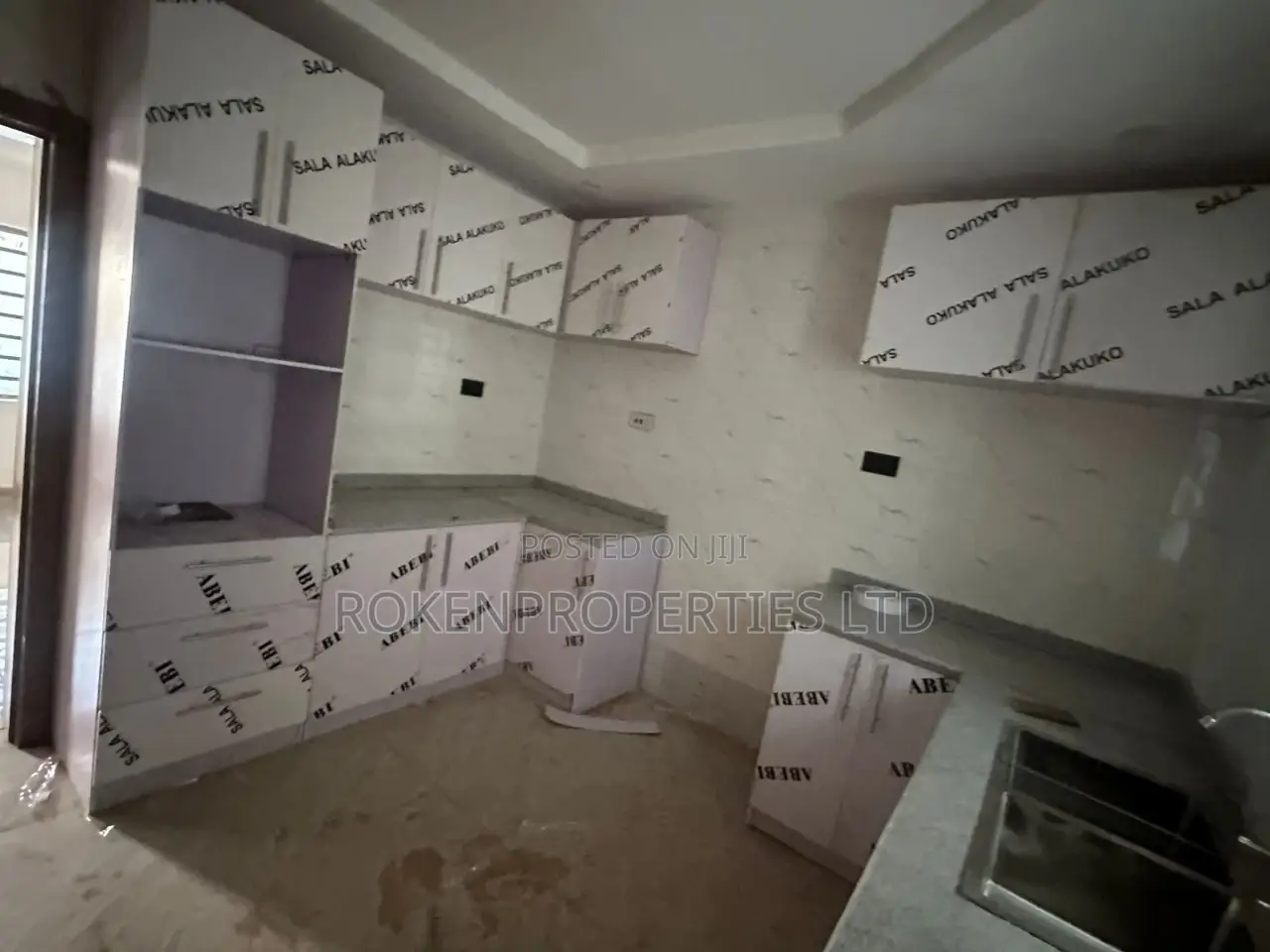 4bdrm Duplex in Agodi Gra for sale in Agodi